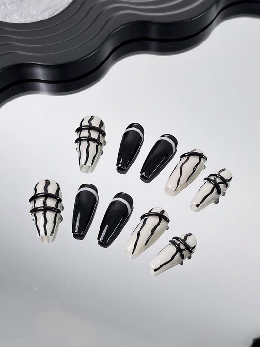 Black and white texture False Nails from SHOPQAQ