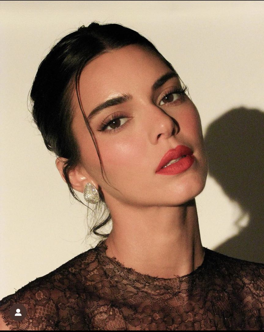 Kendall-inspired Instagram-worthy earrings | False Nails | Earrings, jewelry | SHOPQAQ