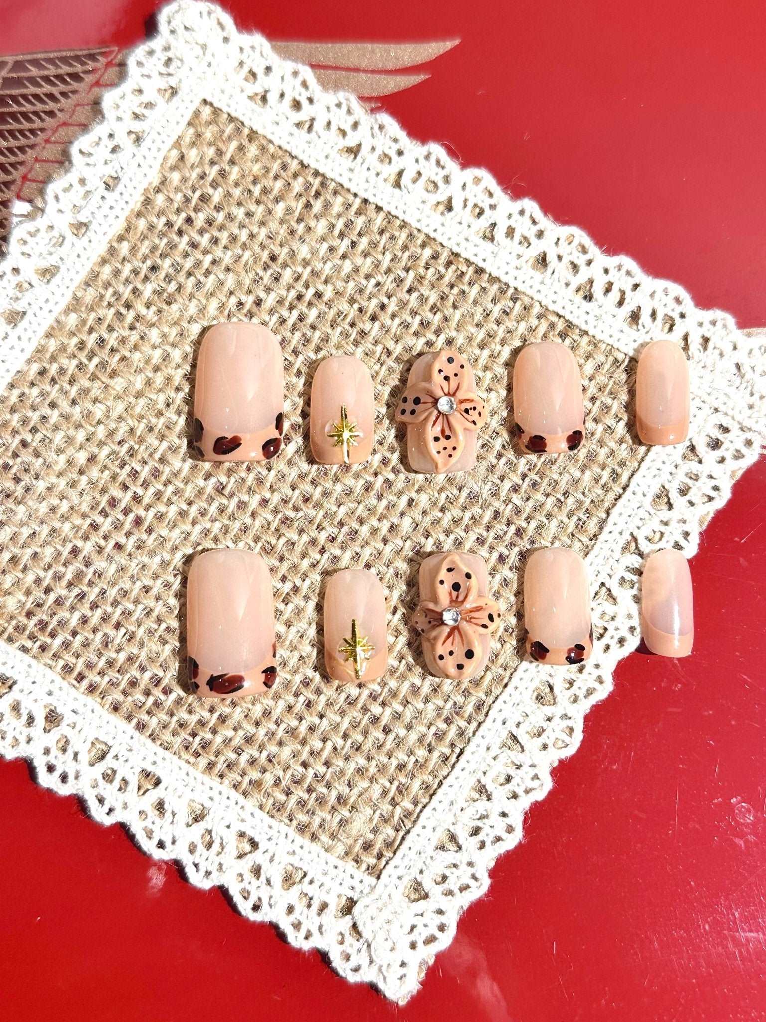 2024 Autumn/Winter Leaf & Latte Brown Hand-Carved Press-On Nails False Nails from SHOPQAQ