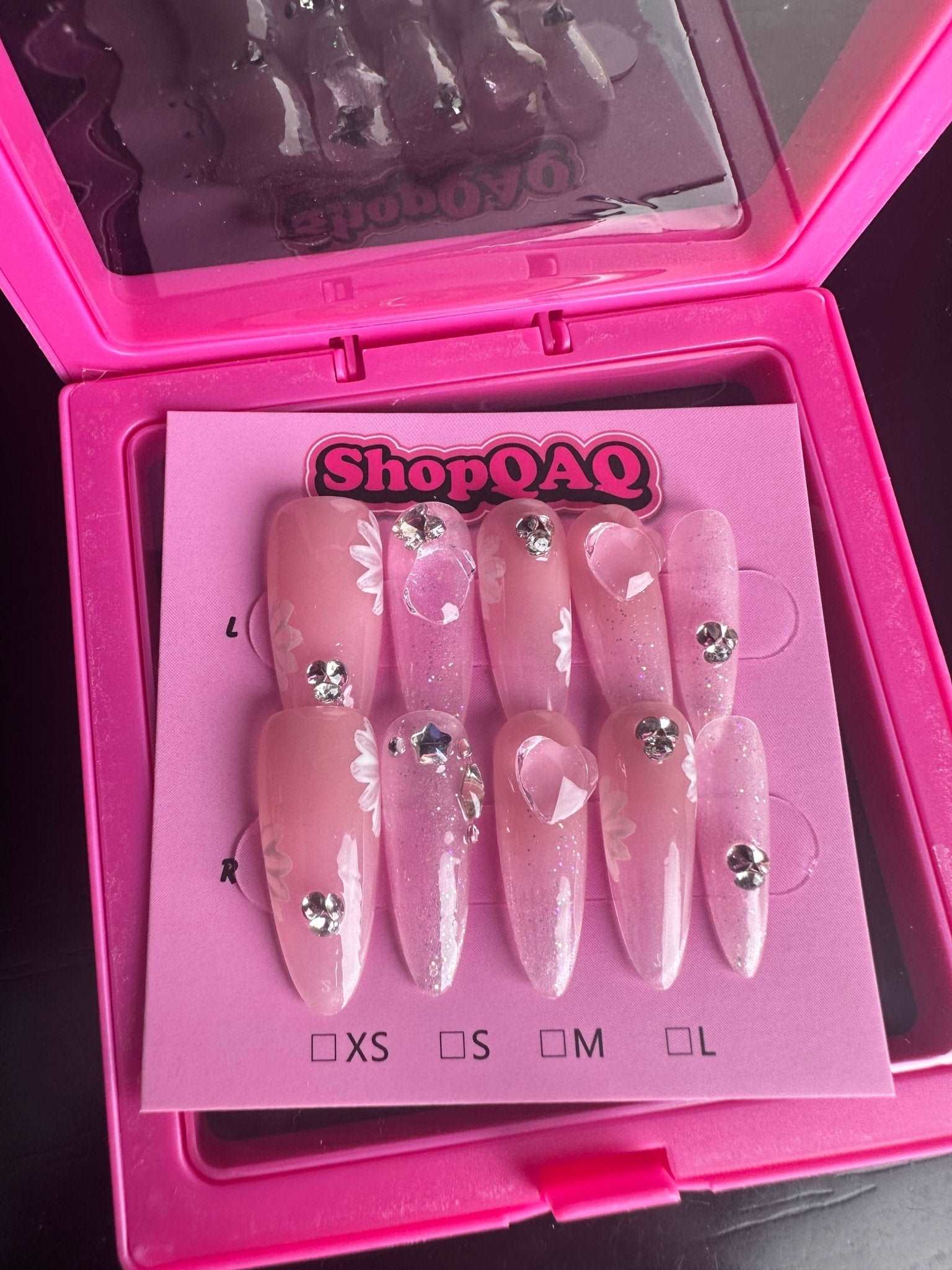 Almond-Shaped Swarovski Square Diamond Hand-Painted Floral Press-On Nails False Nails from SHOPQAQ