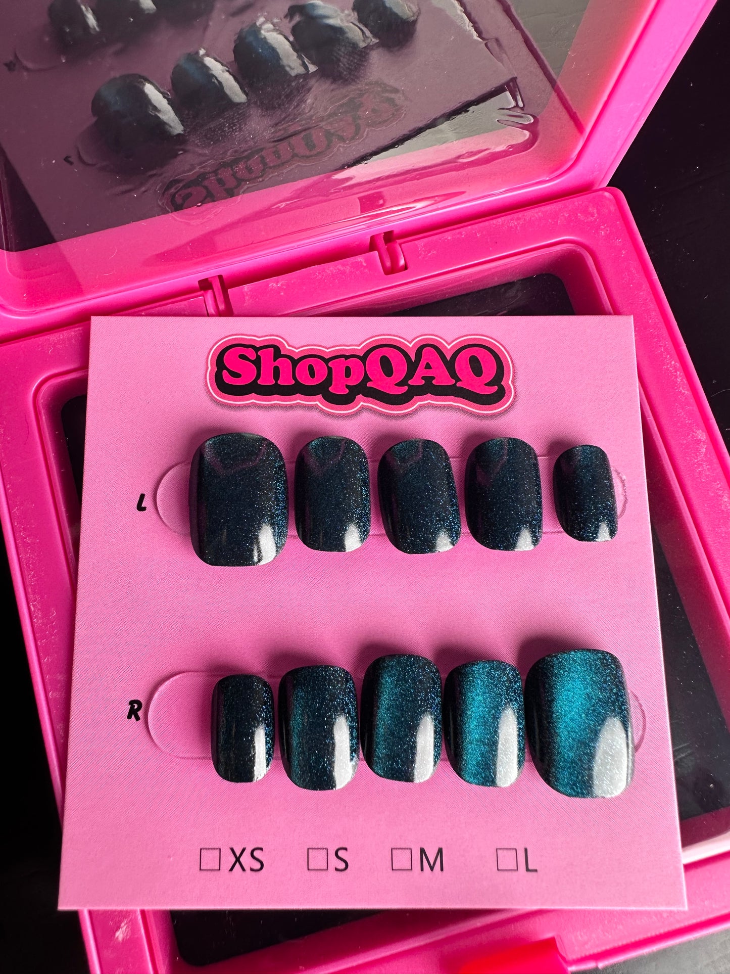 Handcrafted Sapphire Gemstone Cat Eye Short Press-On Nails - Brightening & Luxurious Reusable Nail Art False Nails from SHOPQAQ