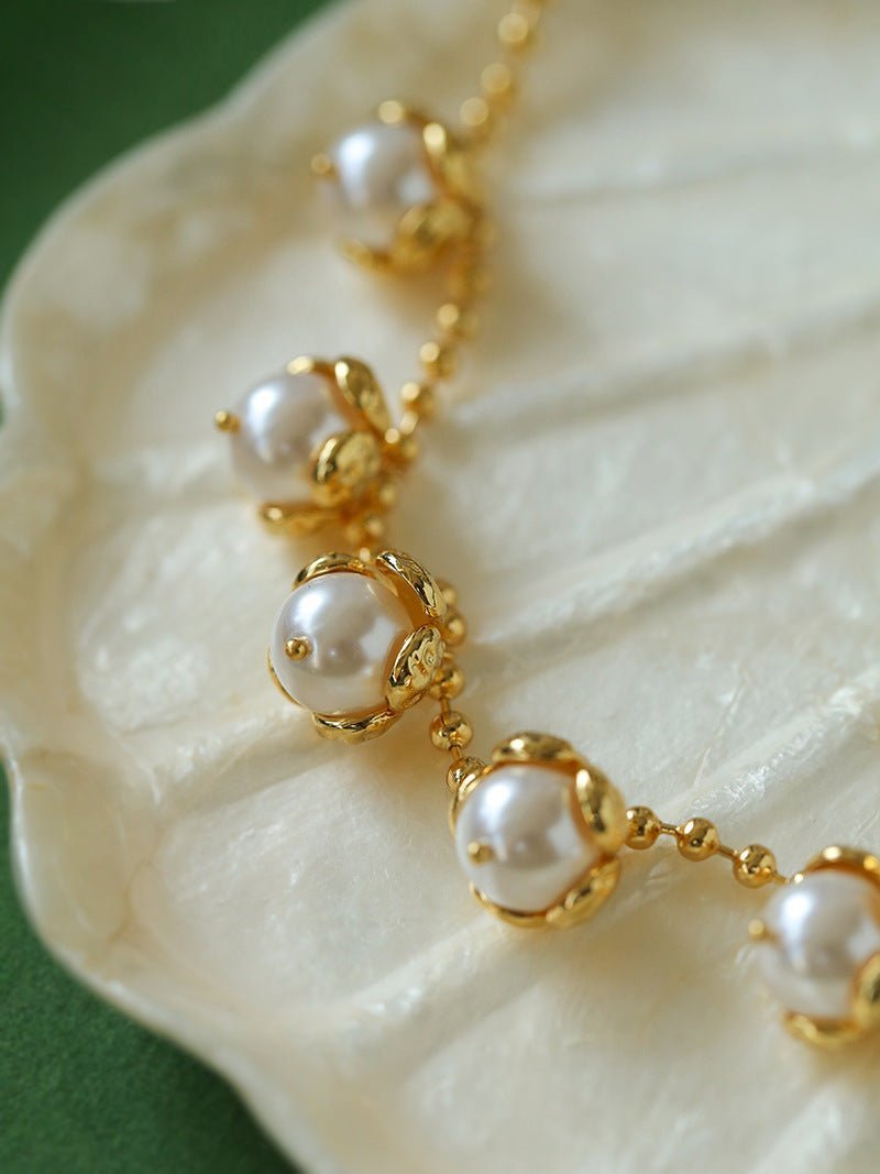 5 Flower Stamen Pearl Necklace necklace from SHOPQAQ