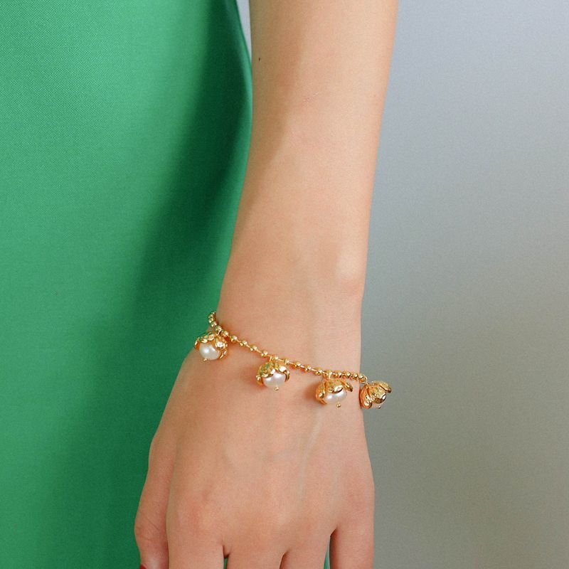 5 Flower Stamen Pearl Bracelet Bracelets from SHOPQAQ