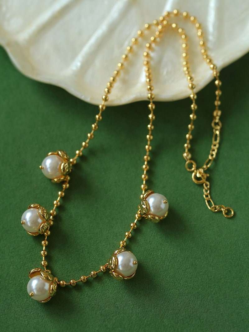 5 Flower Stamen Pearl Necklace necklace from SHOPQAQ