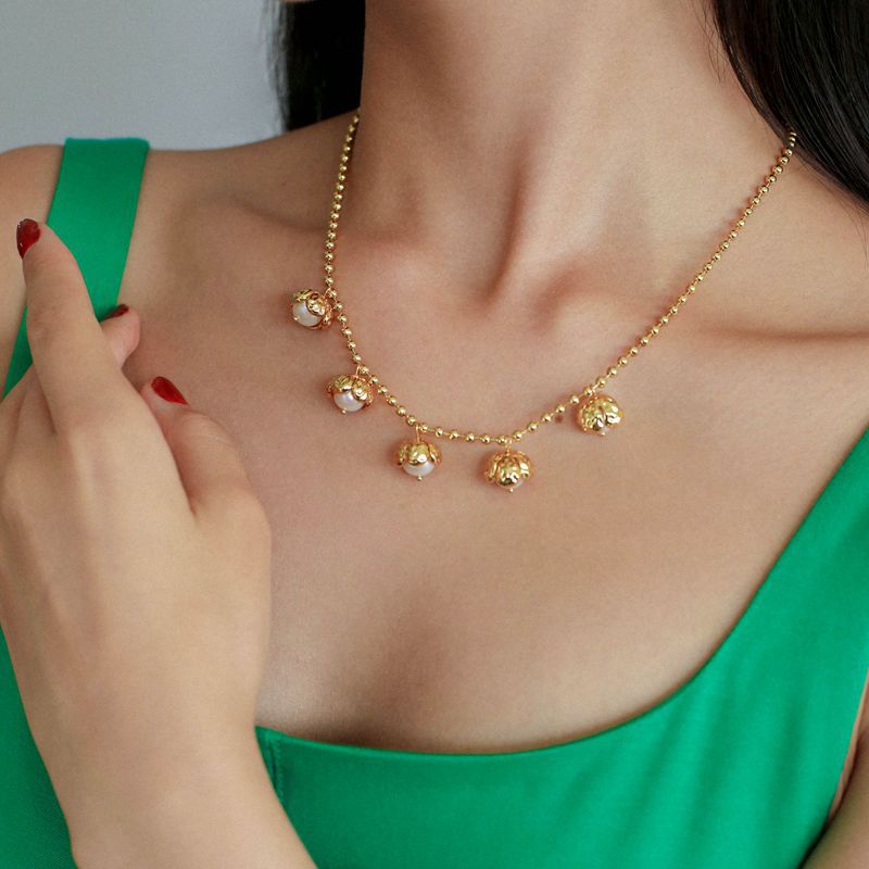 5 Flower Stamen Pearl Necklace necklace from SHOPQAQ