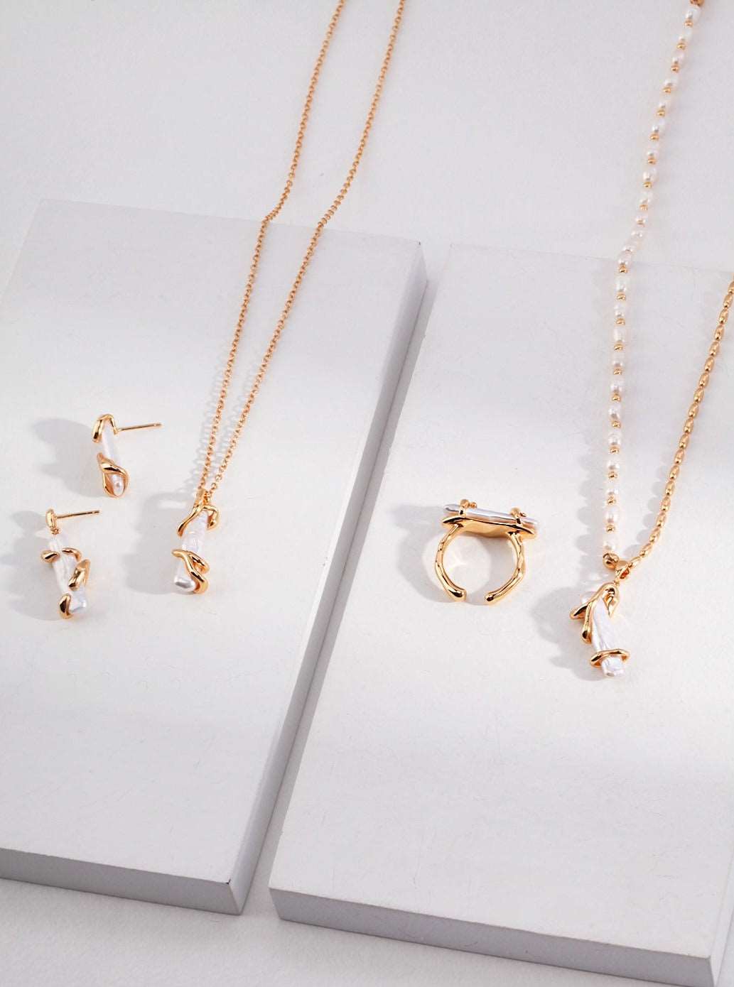 Baroque Pendant Metal-Accented Pearl Necklace necklaces from SHOPQAQ