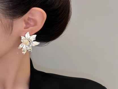 Flower Earrings Earrings from SHOPQAQ